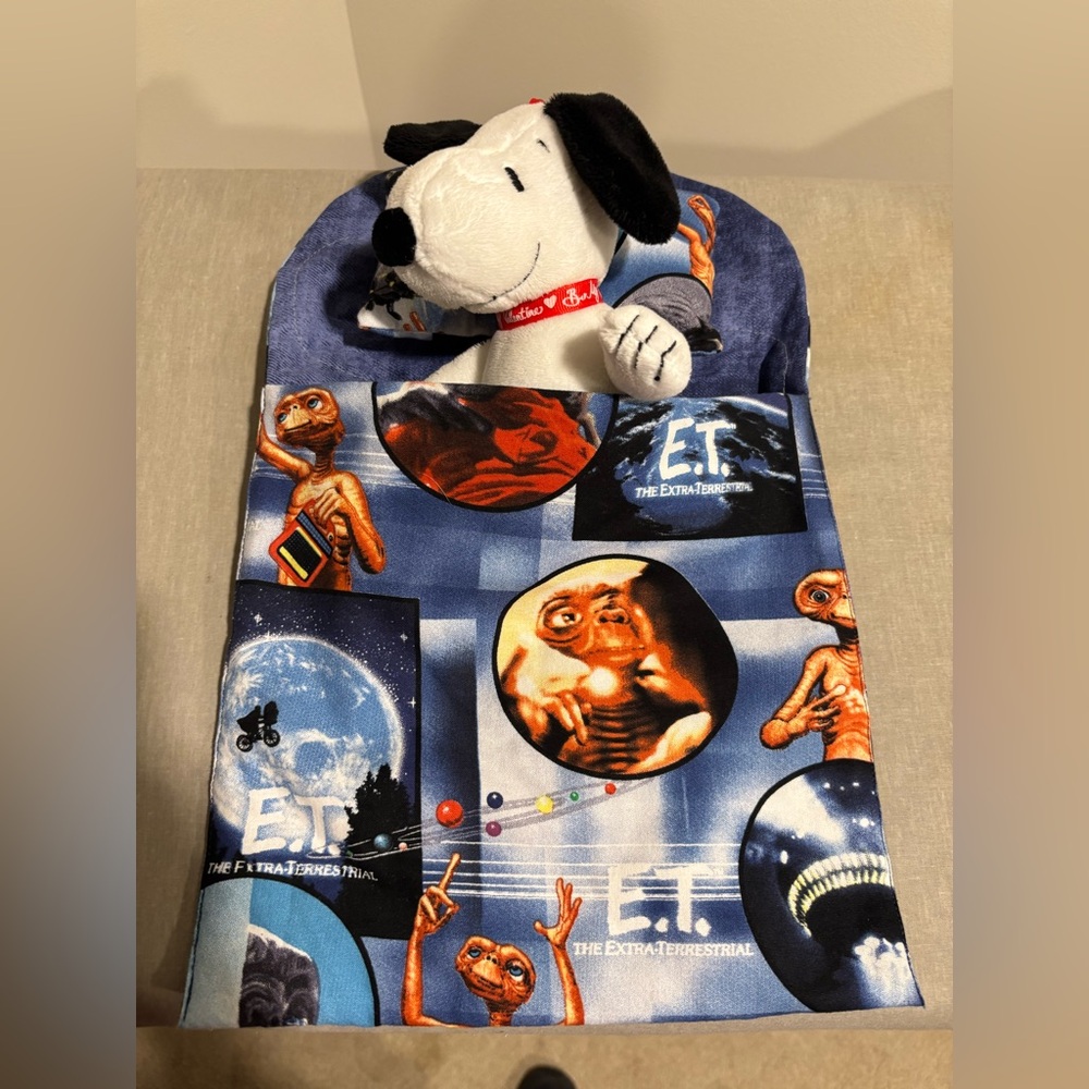 E.T. Kids stuffed animal sleeping bag with Snoopy Plush